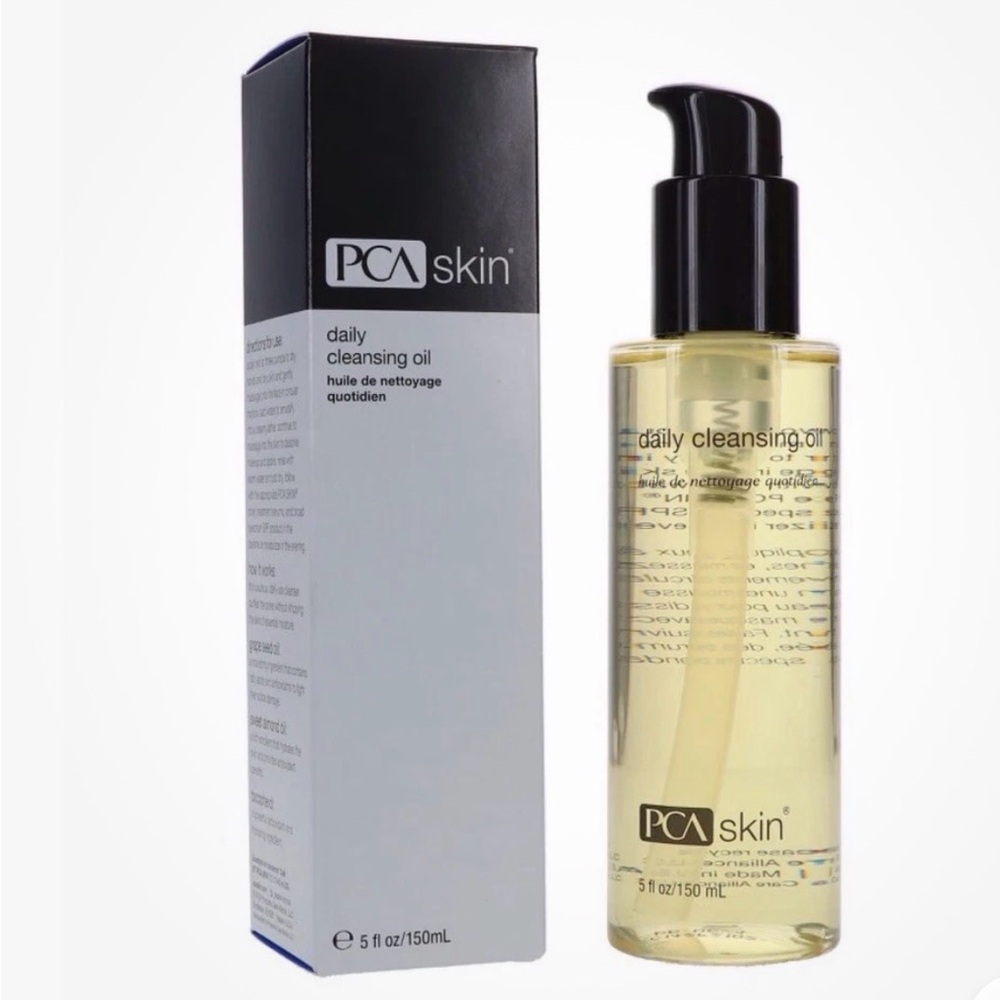 Daily Cleansing Oil — PCA skin 5 Fl
Oz / 150 ml new in box exp
02/2029